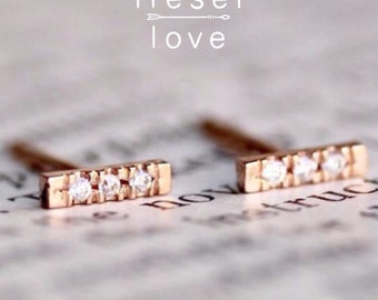 14K Gold Short Pavé Diamond Bar Studs