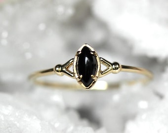 14K Onyx Split Shank Ring, Marquise Shape, 10K Gold, Prong Ring, Solitaire Ring, Cabochon Stone, Black Stone Ring, Solitaire Ring, Minimal