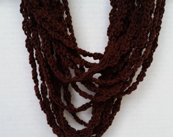 Écharpe Infinity -Foulards pour femmes, Écharpe à chaîne, Écharpe au crochet, Écharpe brun chocolat, Cadeaux pour elle, Écharpe faite à la main