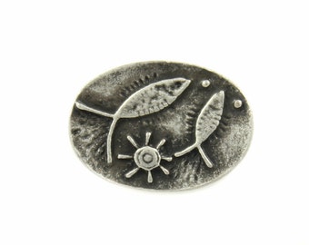 Metal Buttons - Fishes and Sun Oval Antique Silver Metal Shank Buttons - 18mm - 11/16 inch - 6 pcs