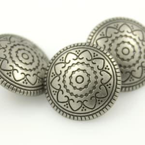 Metal Buttons - Hearts Flower Gray Silver Metal Shank Buttons - 18mm - 11/16 inch - 6 pcs