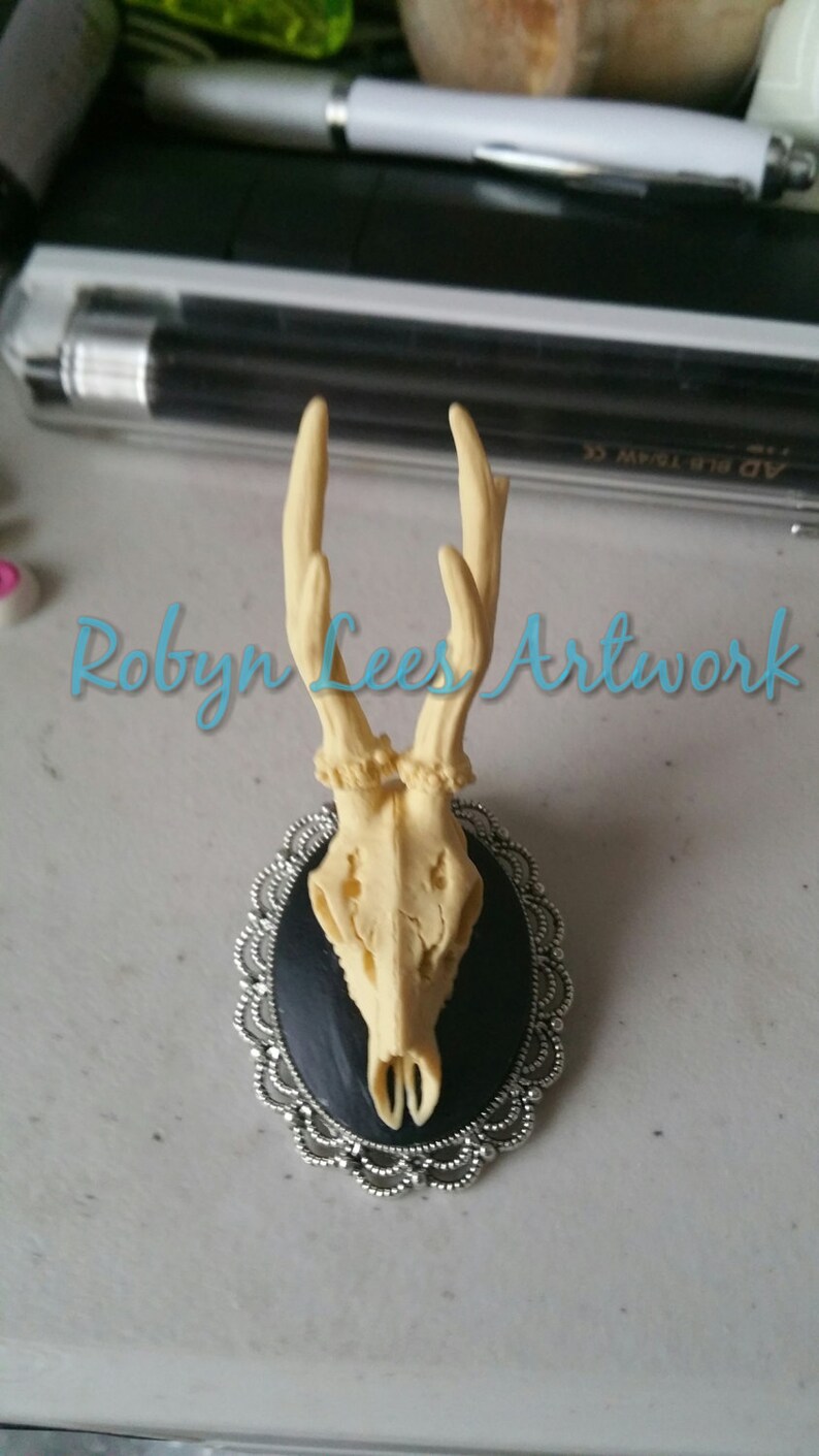 Gothic Anatomy Anatomical Victorian Large 3D Resin Deer Stag Skull Adjustable Cabochon Ring with Antlers in Silver Base Steampunk Costume