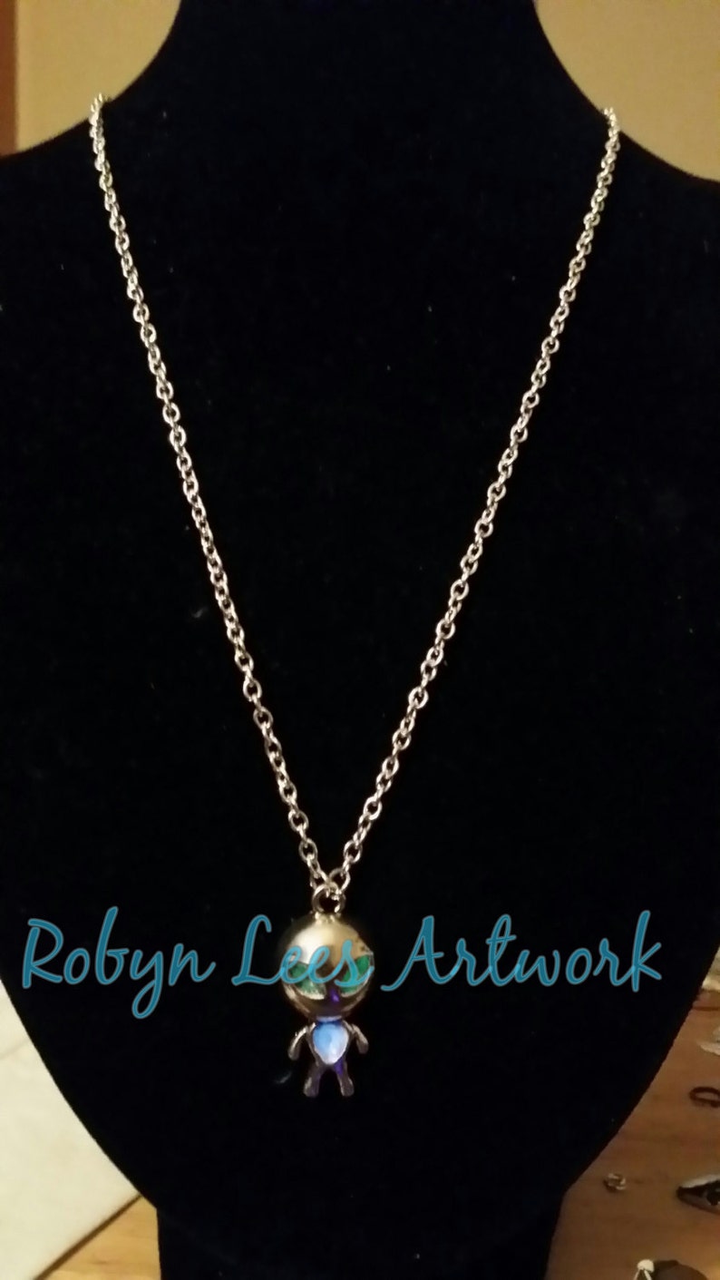 Glow In The Dark Cute Silver Alien Necklace Eyes Glow Green Etsy