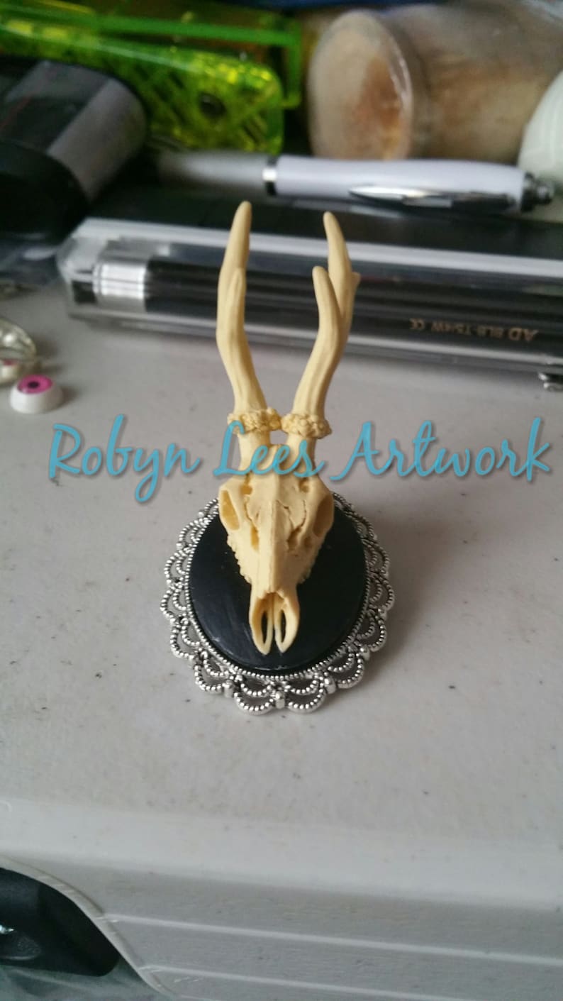 Gothic Anatomy Anatomical Victorian Large 3D Resin Deer Stag Skull Adjustable Cabochon Ring with Antlers in Silver Base Steampunk Costume