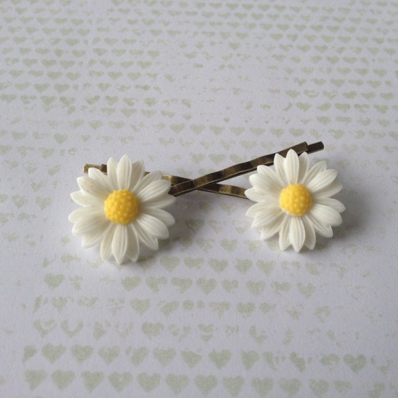 daisy hair accessories