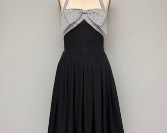Vintage 1950s B&W Halter Bow Sundress Full Skirt Pin Up Summer Cotton Swing S