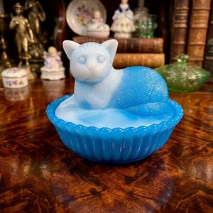 Vintage Cat on Nest - Etsy