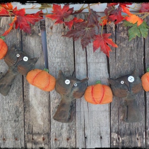 Made to Order Black Cat Pumpkin Garland Swag Bunting Wall Hanging, Primitive Halloween Folk Art, Halloween Autumn Fall Decor image 2