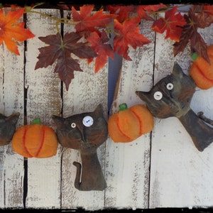 Made to Order - Black Cat Pumpkin Garland Swag Bunting Wall Hanging, Primitive Halloween Folk Art, Halloween Autumn Fall Decor