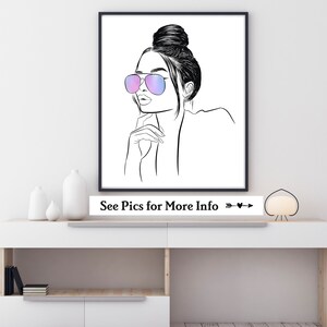 Poster Affiche Girl drinking on toilet WC noir et blanc wall art - A4  (21x29,7cm)