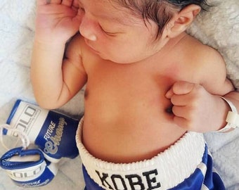 Tiny Champion Arrival: Newborn Boxing Set with Mini Gloves and Personalized Shorts