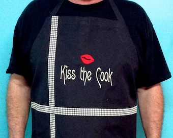 Charm in the Kitchen: Unisex 'Kiss the Cook' Apron – Cook in Style!