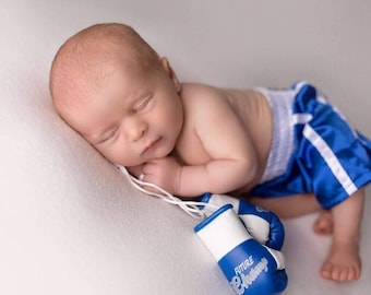 Newborn Boxing Set: Personalized Shorts and Gloves for Picture-Perfect Props