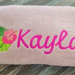 Indulge in Luxury: Personalized Plush Bath Towels, the Perfect Gift with Monogram Elegance