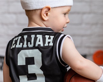 Personalisiertes Basketball Trikot, Shorts oder Set: Trikot, Shorts, Ball und Schweißband kombiniert!