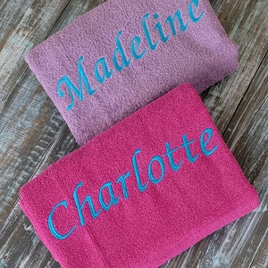 Personalized Large Hooded Bath Towel: Your Daily Essential image 5