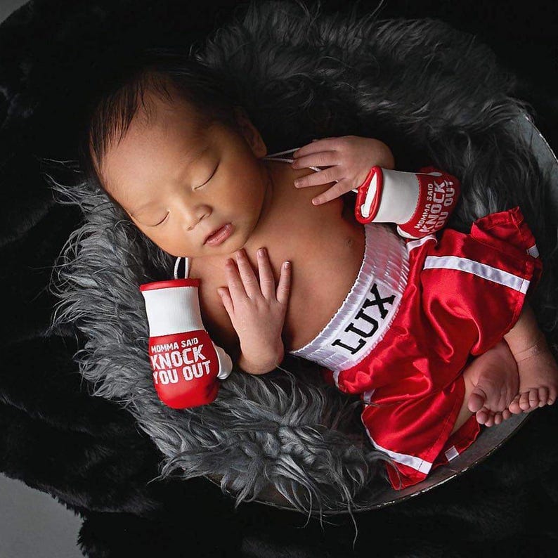 Personalisierte Neugeborenen Boxen Mini Handschuhe und Shorts Set Bild 1