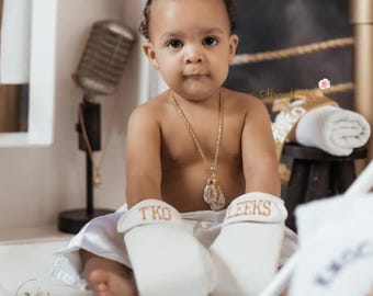 Custom Baby Photo Boxing Gloves with Name – Perfect for Newborn & Toddler Photo Shoots
