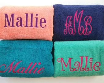Custom Monogrammed Bath Towel - Personalized Gift for a Touch of Luxury