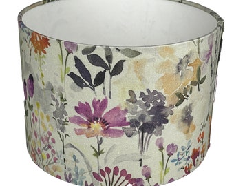 Handgemachter Blumen-Lampenschirm, Stoff-Design-Lampe, Trommel-Lampe, mehrfarbiger Stoff-Lampenschirm, Designer-Blumen-Stoff