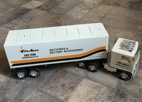 nylint semi trucks