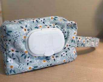 Portable Diaper and Wipe Pouch: On-the-Go Baby Changing Organizer
