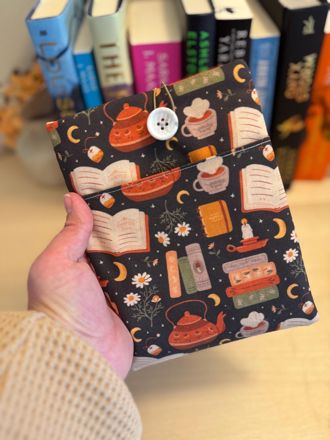 Cozy Reader | Padded Book, E-reader Sleeve for Kindle, Kindle Case, Book Sleeve - Etsy