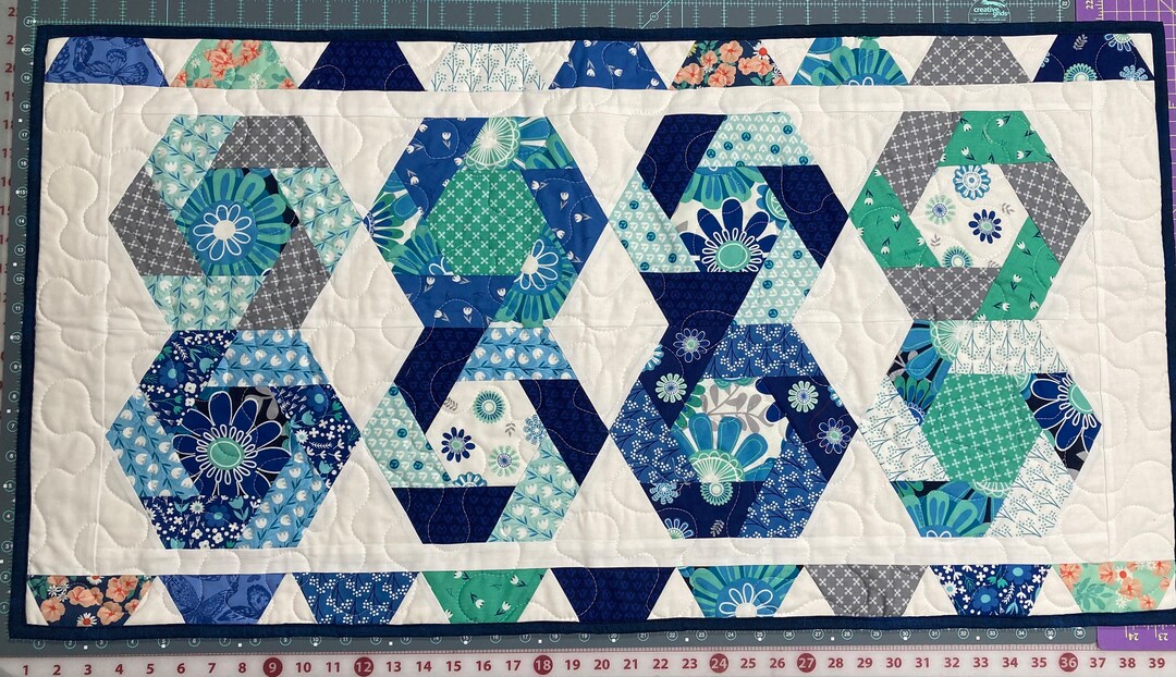 Modern Floral Hexagon Blocks Table Runner - Etsy