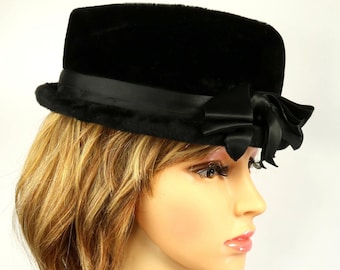 1940s Black Faux Fur Bucket Hat: Milgrim Designer, Satin Ribbon