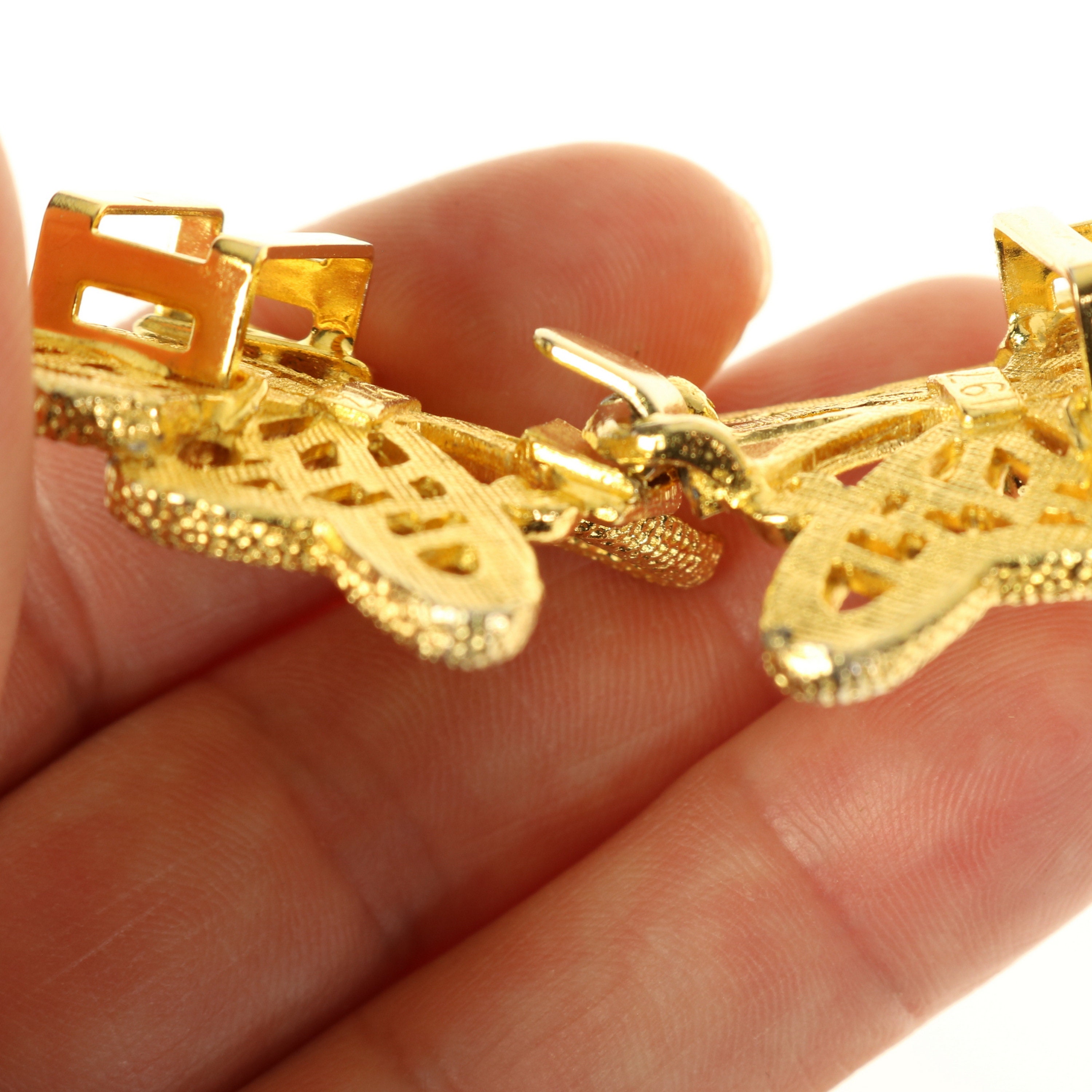 Vintage 70s Mimi di N large butterfly designer belt buckle Mimi Di N Butterfly Belt Buckle Signed Gold Tone Fits Half  main image 2