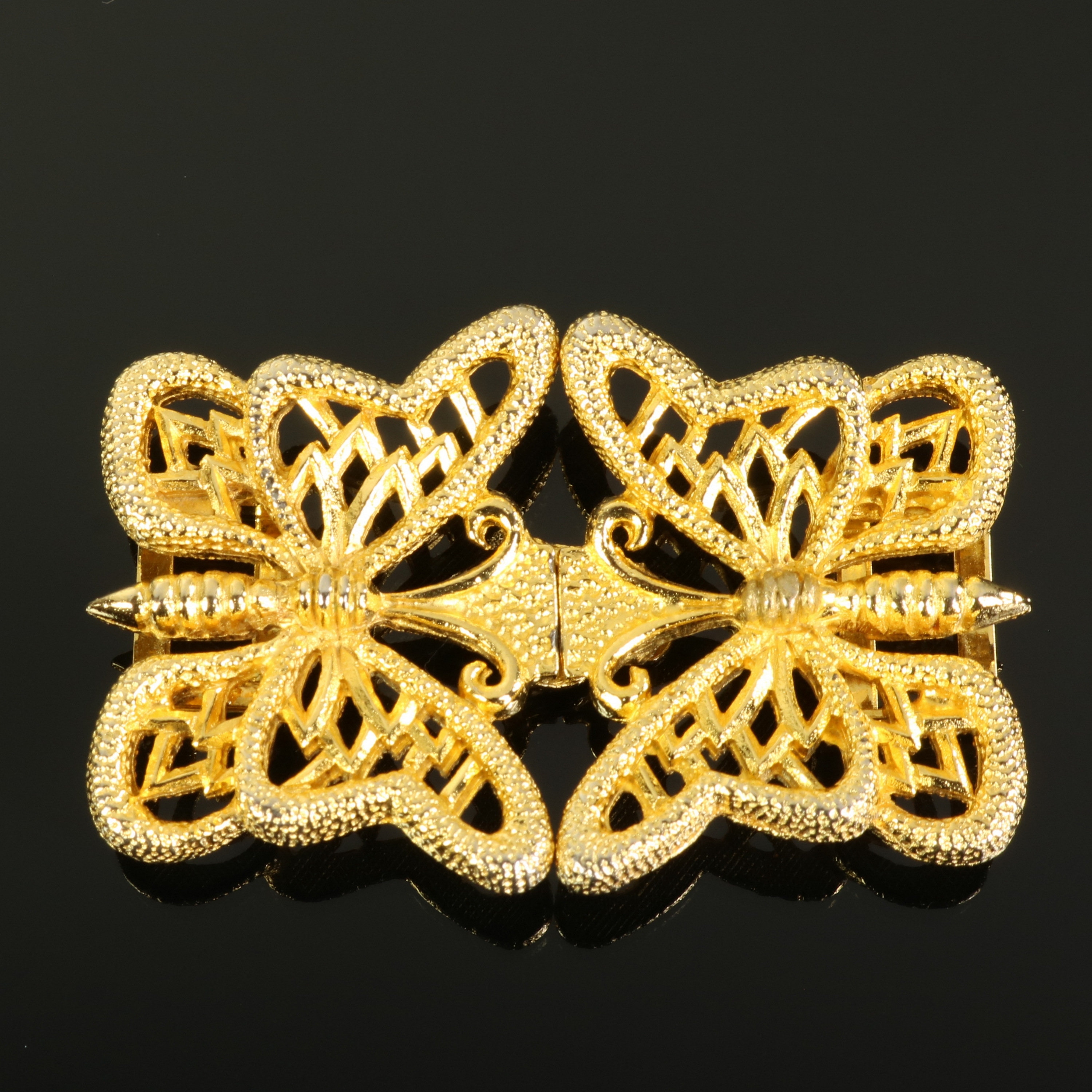 Vintage 70s Mimi di N large butterfly designer belt buckle Mimi Di N Butterfly Belt Buckle Signed Gold Tone Fits Half  main image 3