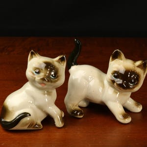 Vintage Siamese Cat Figurine Pair Porcelain Hand Painted Collectible Kittens