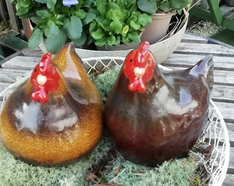 Hühner aus Keramik