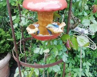 Vogeltränke aus keramik