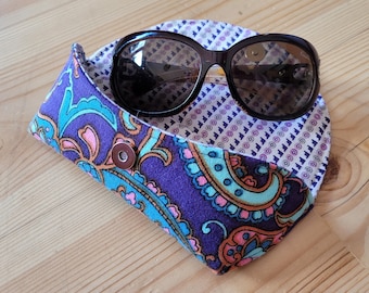 Vintage Paisley Glasses Case: Funky Retro Fabric Eyeglass Holder