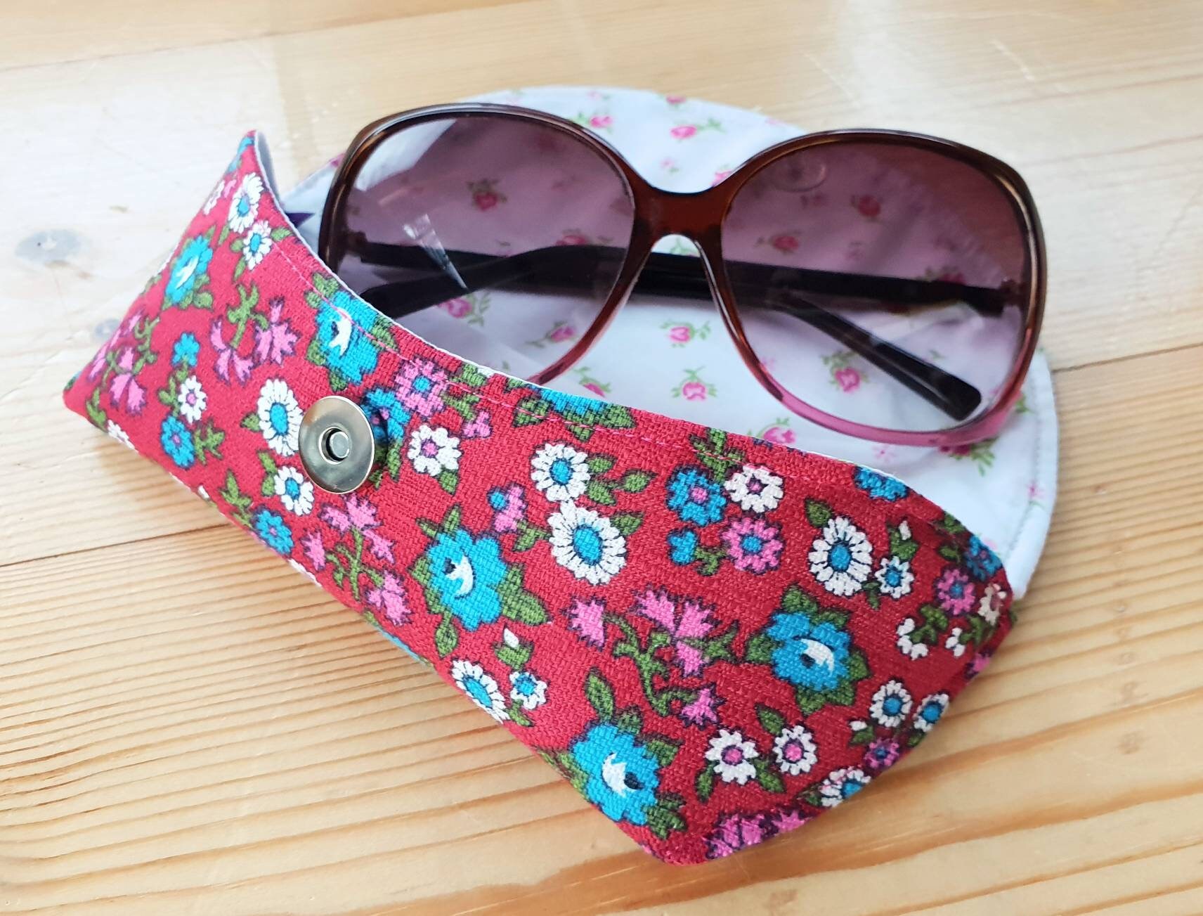 Vintage Red and Green Floral design Fashion Sunglasses Accessories P1119 Crystal Oval Wholesale Sunglasses - Frontier Fashion, Inc main image 4