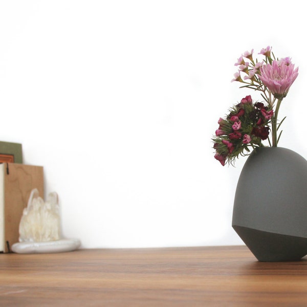 slip cast porcelain matte birdie vase