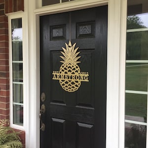 Personalized Pineapple with name & Est Date, Monogram Front Door Wreath |  Elegant Door Wreath