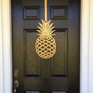 Colgante de puerta metálico personalizado con forma de corona de piña, decoración clásica de bienvenida para el porche, elegantes adornos para la puerta.