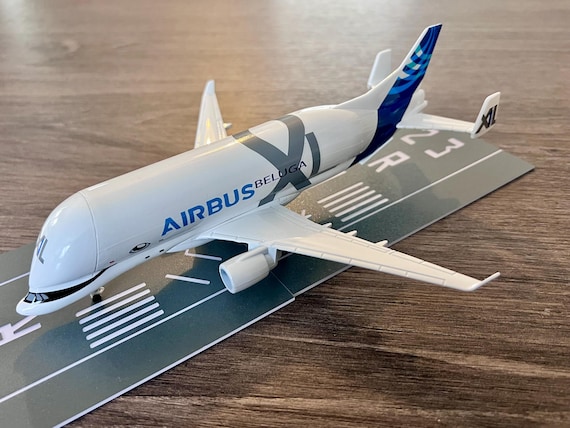 Airbus XL Beluga 'whale' A330 Cargo Aircraft Metal Model in 1:400