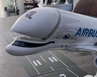Maqueta metálica del avión de carga Airbus XL Beluga 'Whale' A330 con puerta que se abre, a escala 1:400.