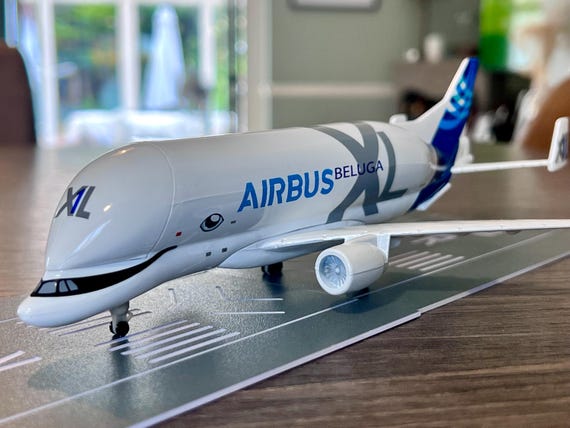 Airbus XL Beluga 'whale' A330 Cargo Aircraft Metal Model in 1:400