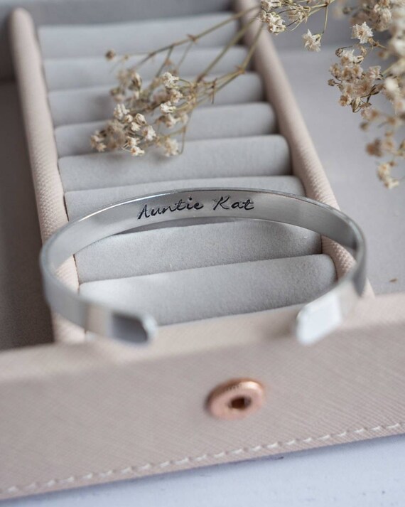 Auntie bangle sale