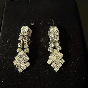 Vintage Rhinestone Dangle Clip-On Earrings Mid-Century Diamond Cut Clear Stones Art Deco Style Glam Jewelry with Free Shipping