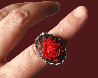 Bague extensible rose, bijoux fantaisie rock rock noirs et rouges