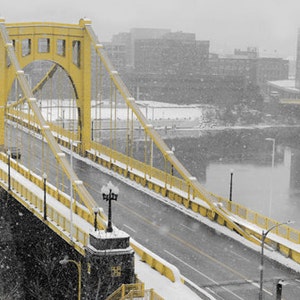 Roberto Clemente Bridge under the snow panorama, Pittsburgh, Pennsylvania, yellow bridge, free matting