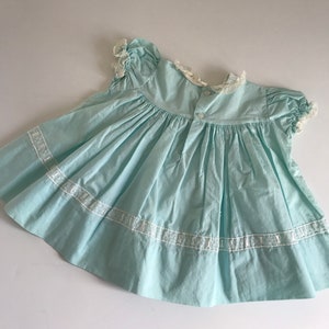 1950s, 1960s, baby girls dress, 6 months, 9 months, baby blue ruffle dress, lace dress, retro newborn dress, puffy sleeves, eyelet details image 9