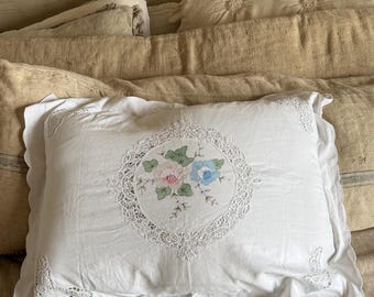Appliqué floral cotton pillowcase sham, pillow sham, cottage core, shabby chic, floral, antique bedding, retro, cabin, cozy, 1980’s, 1990’s