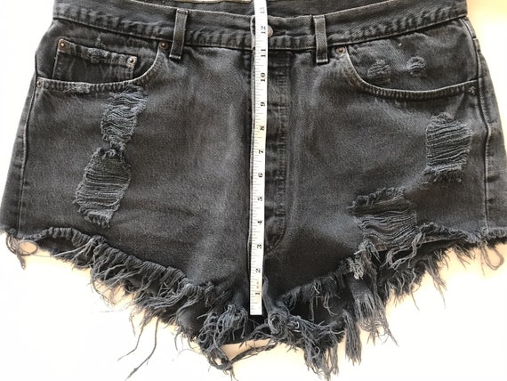1990’s, Vintage Levi’s 501 jean shorts, washed bl… - image 10