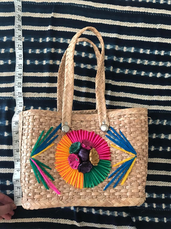 Vintage straw embroidered market bag, small beach… - image 6